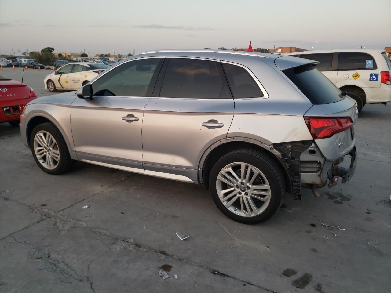 VIN WA1BNAFY6J2094723 2018 AUDI Q5 no.2