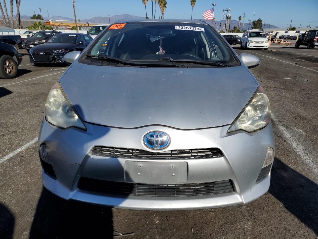 JTDKDTB32E1558567 2014 Toyota Prius C