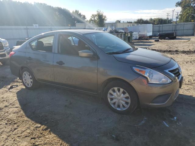 Седани NISSAN VERSA 2016 Сірий