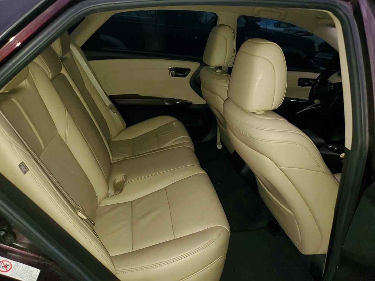 2015 Toyota Avalon - Image 10