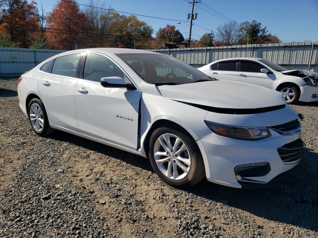2017 Chevrolet Malibu - Image 4