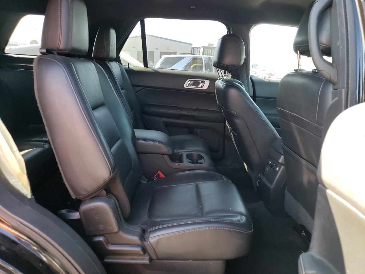 2015 Ford Explorer - Image 11