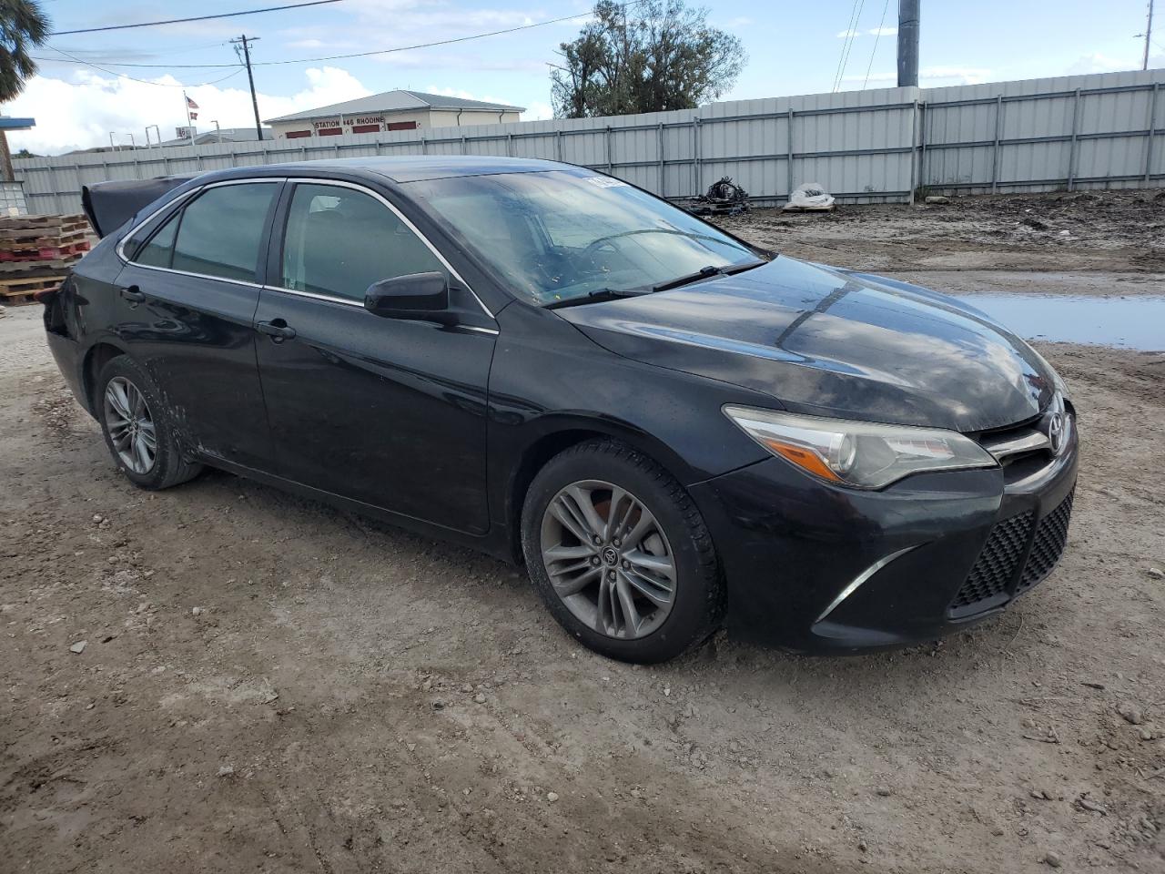 VIN 4T1BF1FK9FU876150 2015 TOYOTA CAMRY no.4