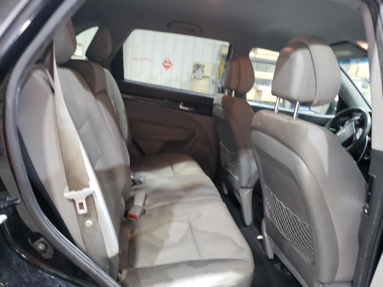 2011 Kia Sorento - Image 12