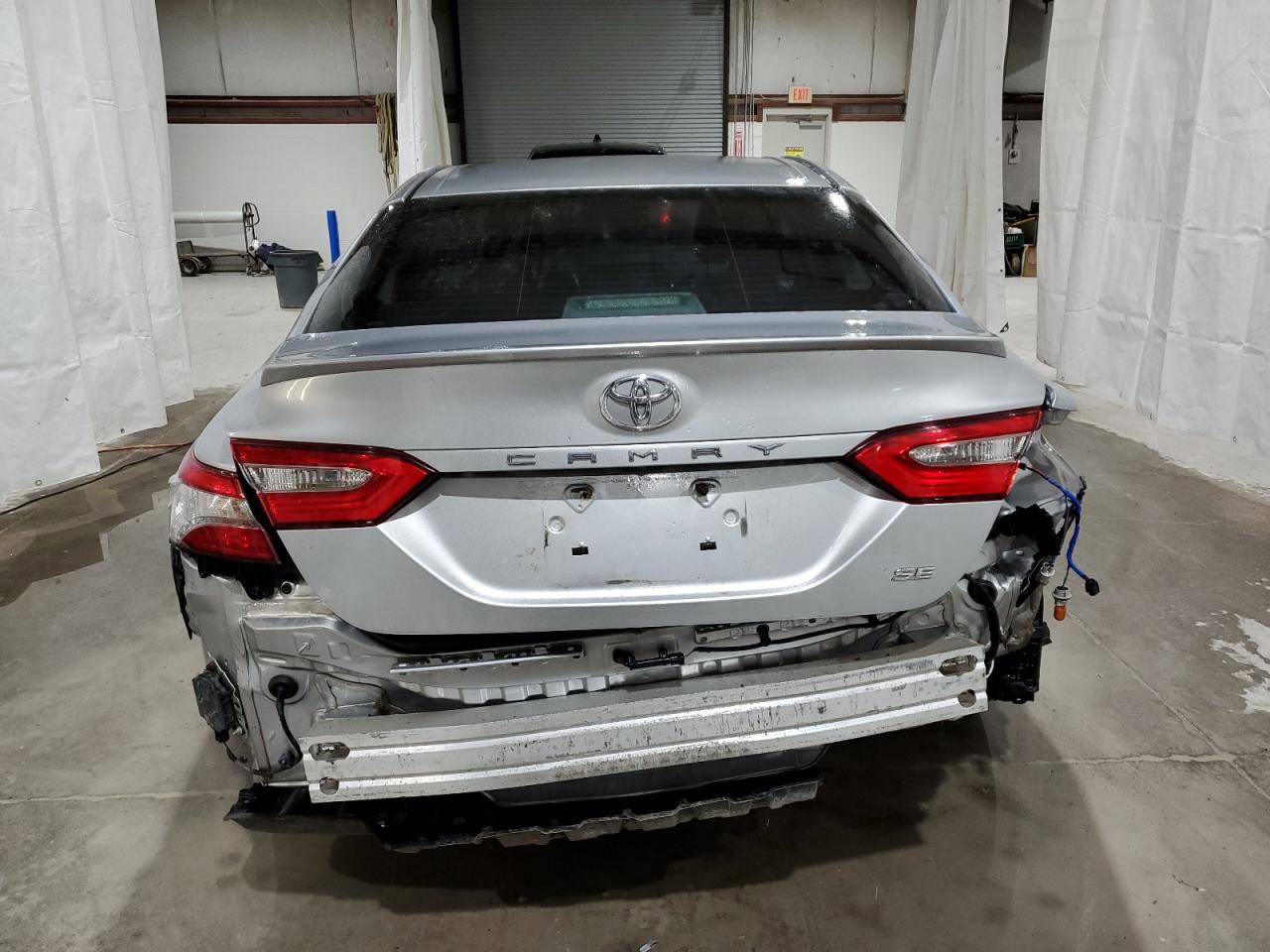 VIN 4T1B11HK0JU031823 2018 TOYOTA CAMRY no.6