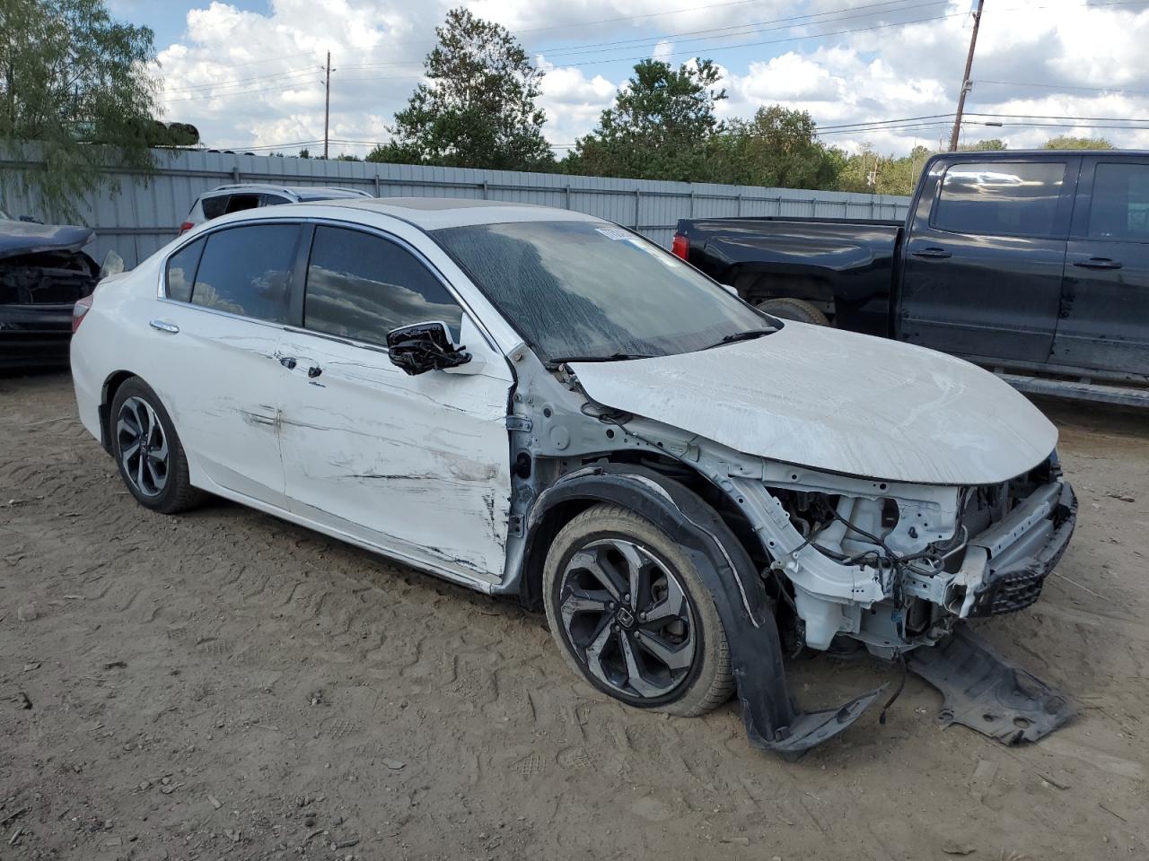 VIN 1HGCR3F89GA017113 2016 HONDA ACCORD no.4