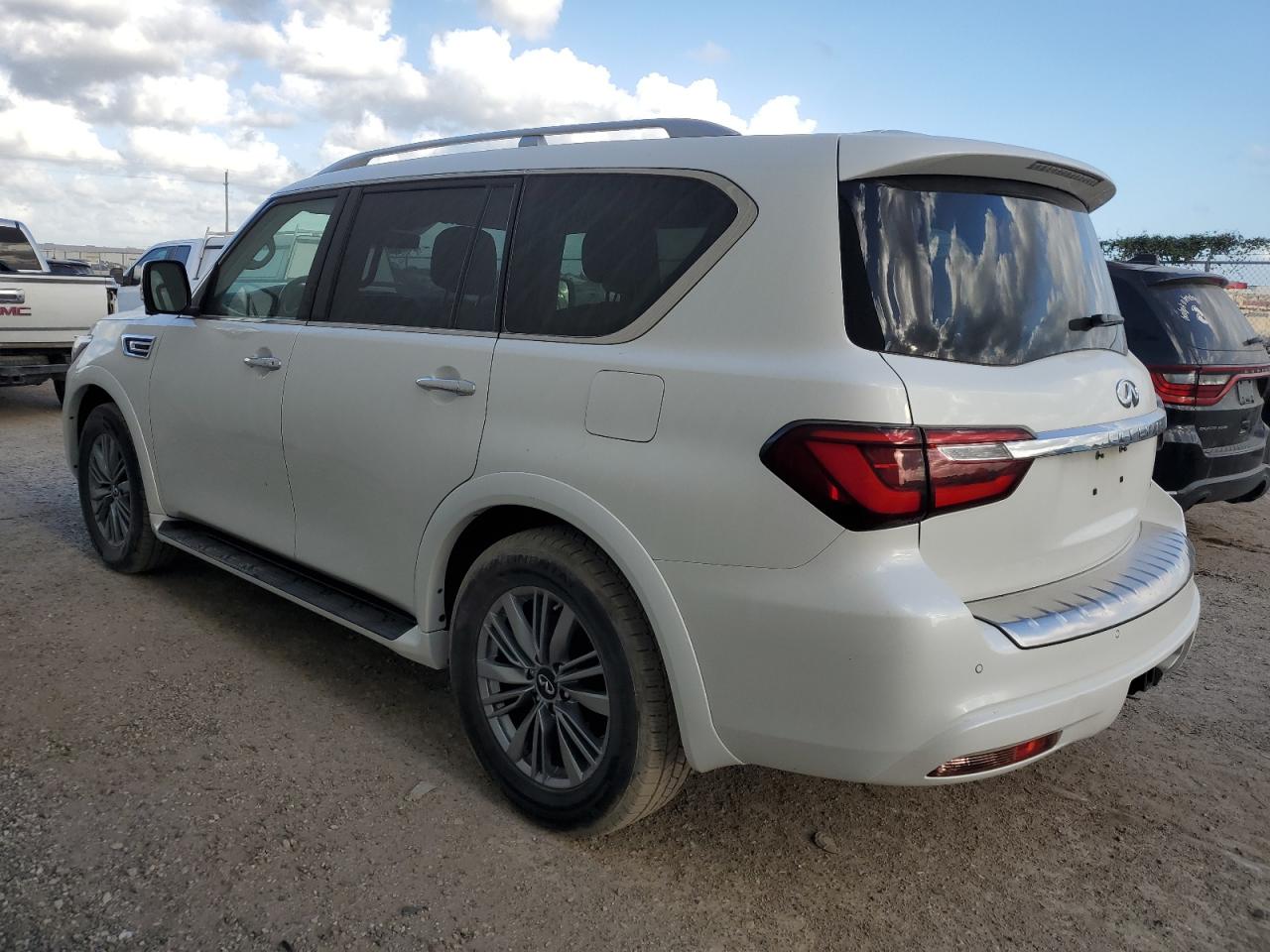 2021 Infiniti QX80 - Image 2