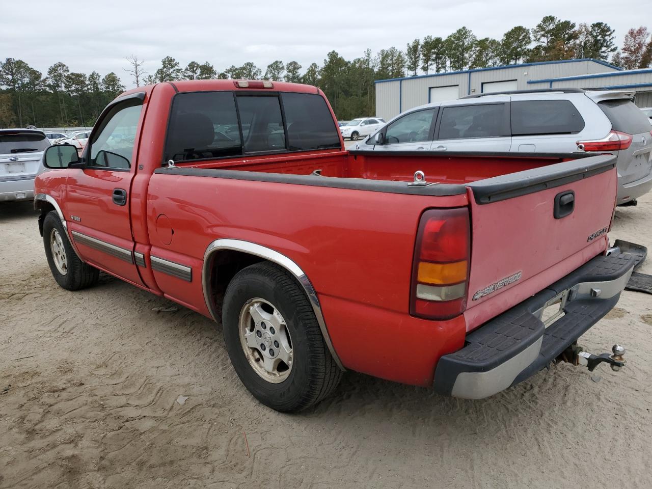 2000 Chevrolet Silverado - Image 2