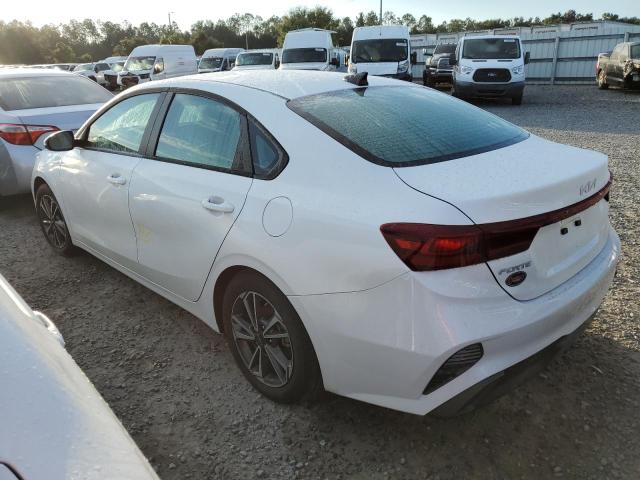 3KPF24AD8RE827956 Kia Forte LX 2