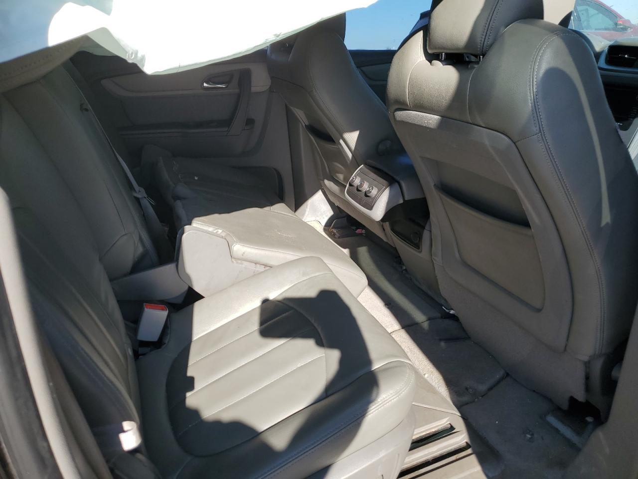 2013 Chevrolet Traverse - Image 12