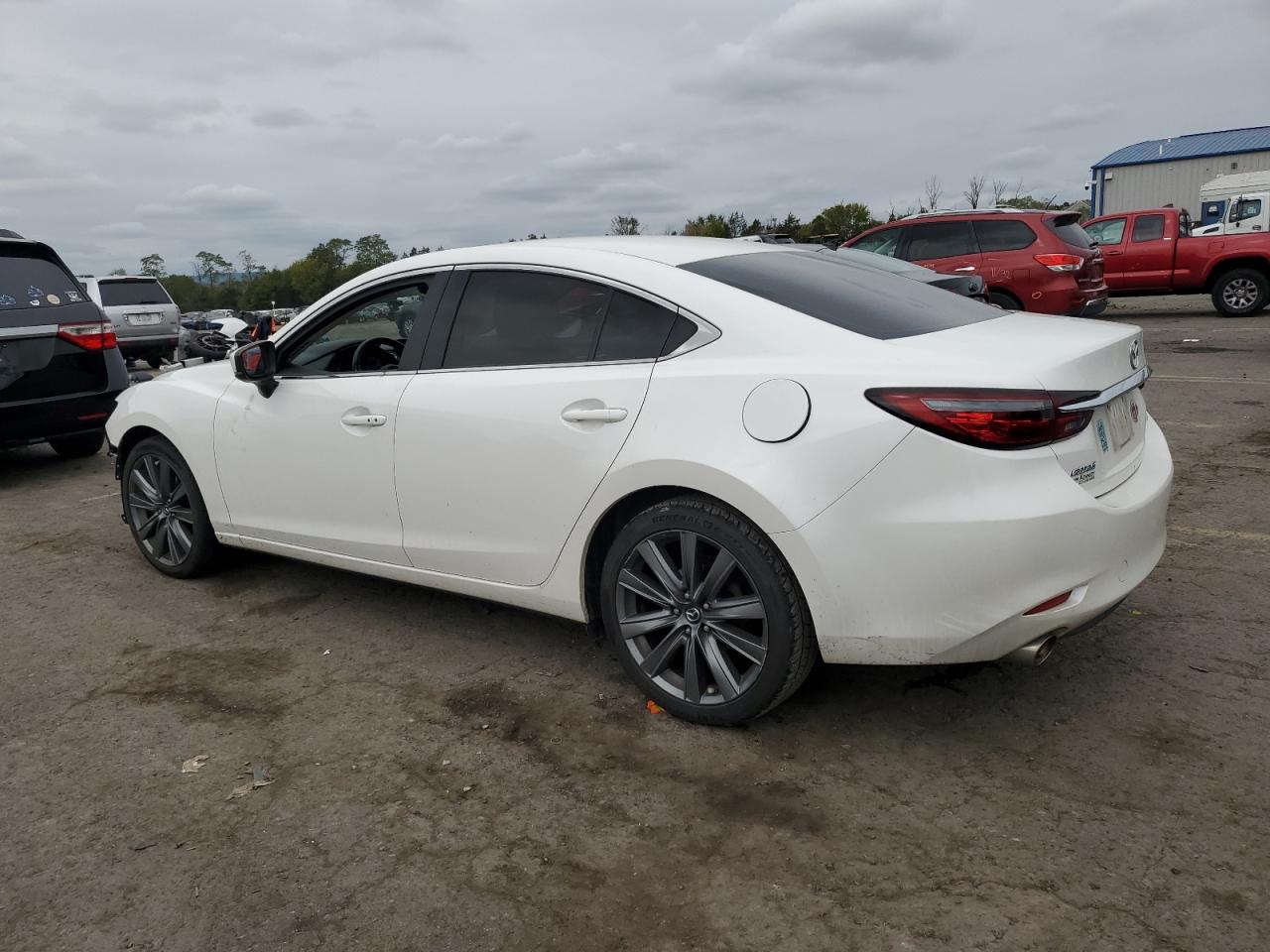 JM1GL1VM0J1325489 2018 MAZDA 6 - Image 2