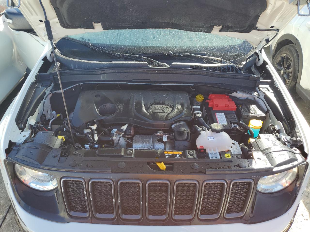 2020 Jeep Renegade - Image 12