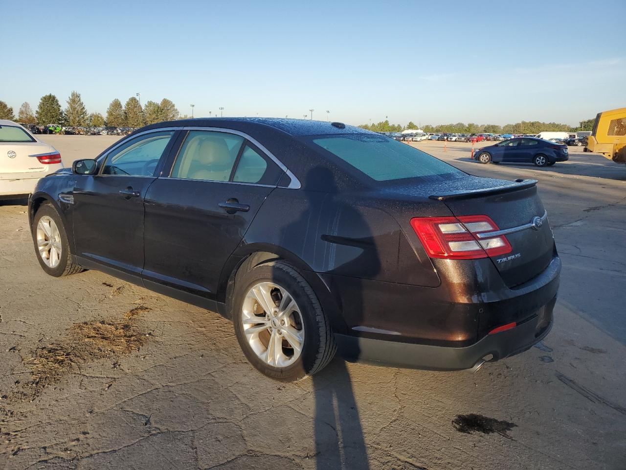 2013 Ford Taurus - Image 2