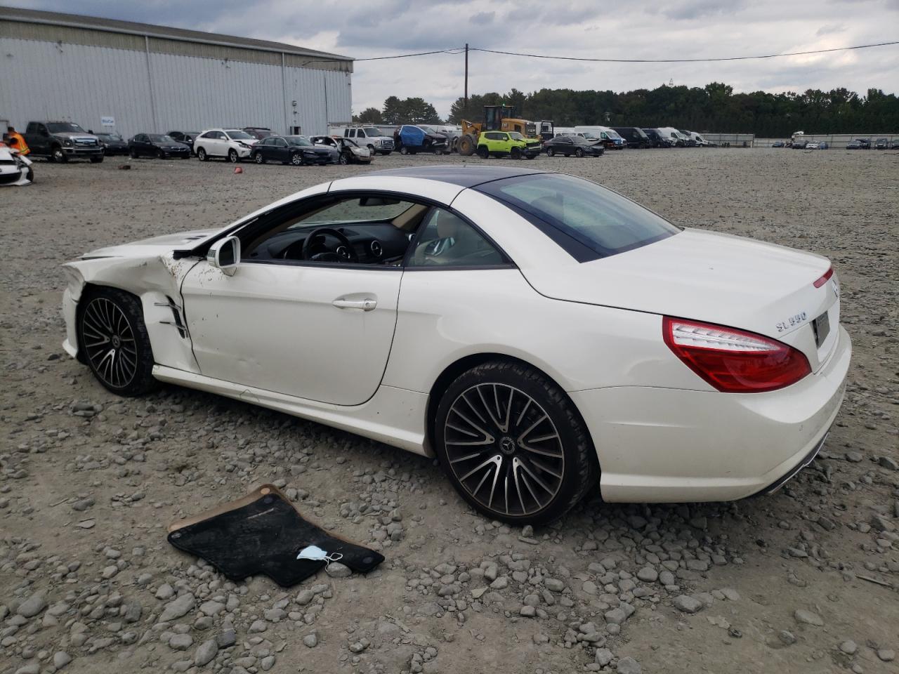 VIN WDDJK7DA1DF020986 2013 MERCEDES-BENZ SL-CLASS no.2