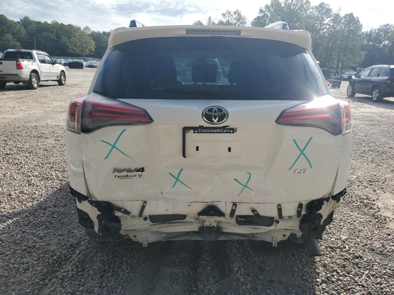 JTMZFREV2HJ105059 2017 Toyota Rav4 Le