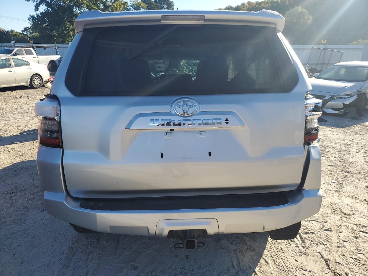 2022 Toyota 4Runner Sr5/Sr5 Premium VIN: JTEMU5JR0N6063230 Lot: 74309644