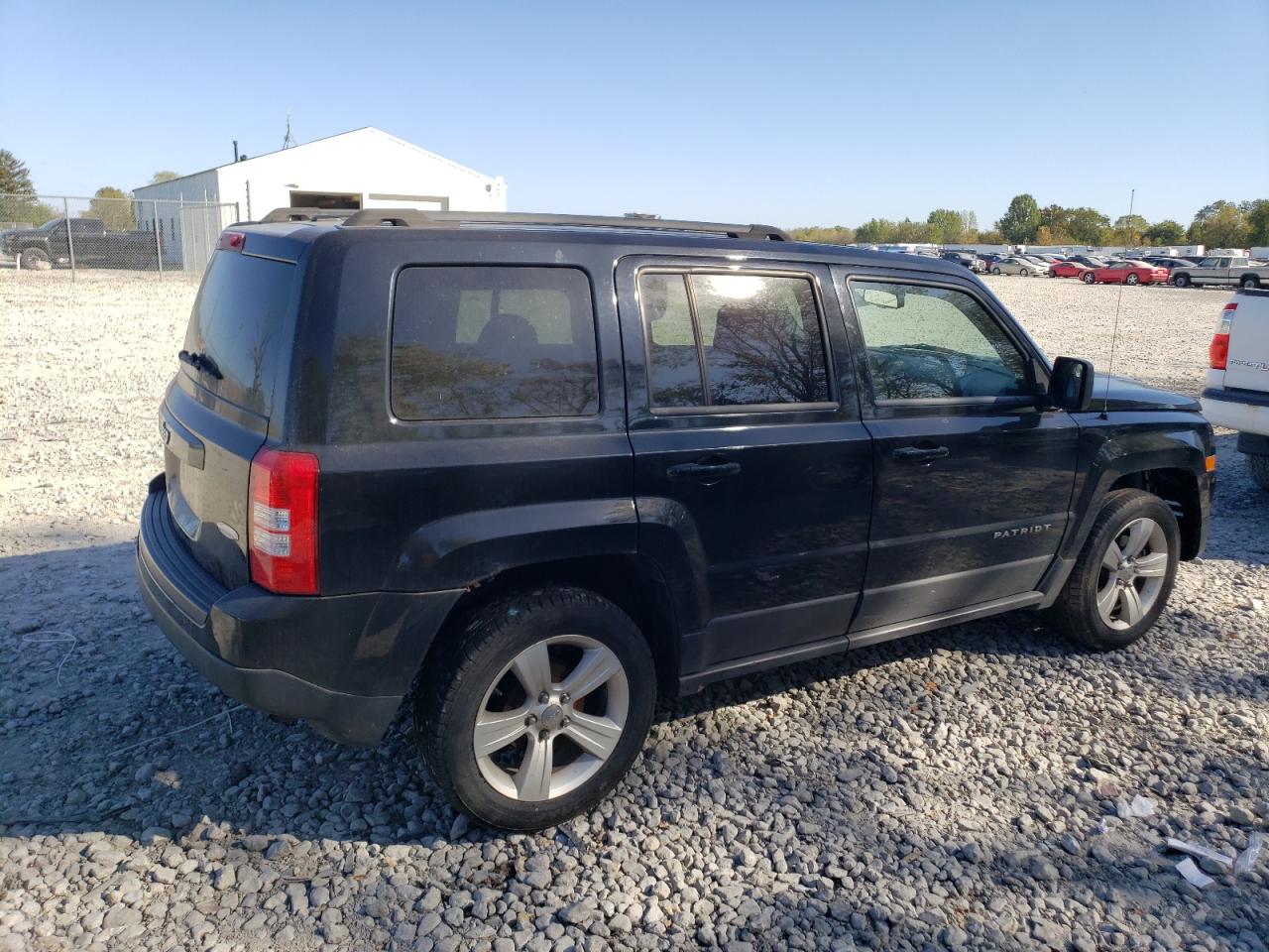 VIN 1C4NJPFB6ED508025 2014 JEEP PATRIOT no.3