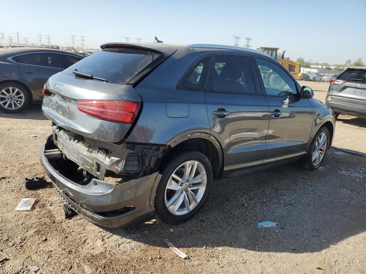 WA1BCCFS9JR005683 2018 Audi Q3 Premium