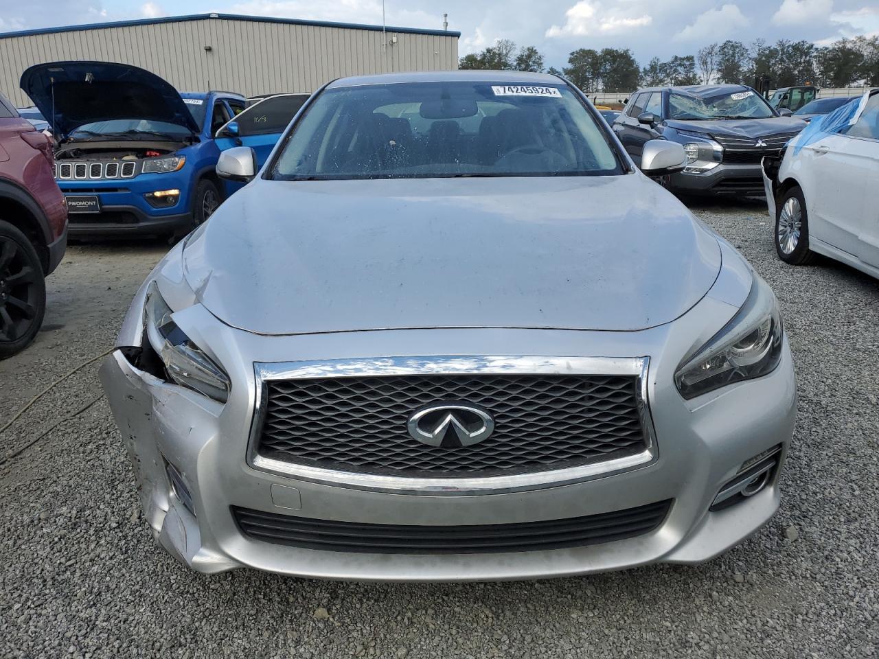 2015 Infiniti Q50 - Image 5