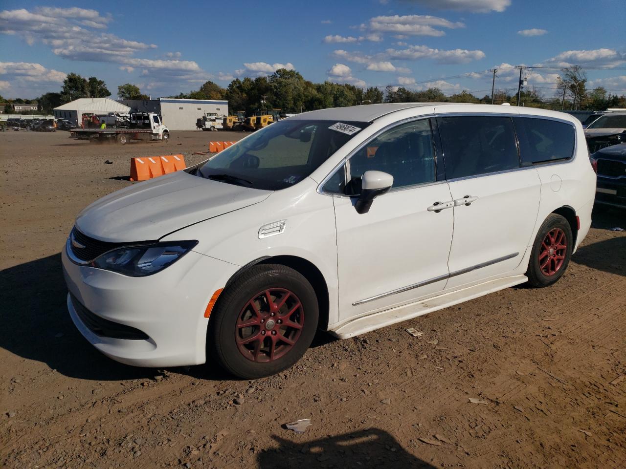 2C4RC1DG5HR694990 2017 CHRYSLER PACIFICA - Image 1