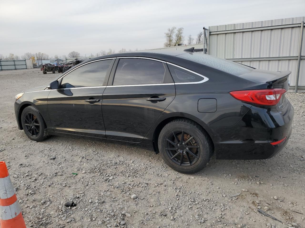2015 Hyundai Sonata - Image 2