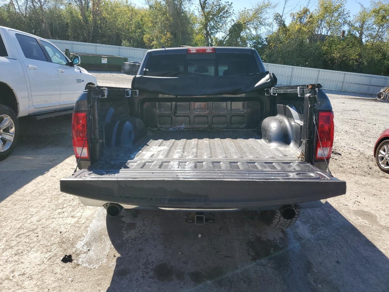 1C6RR7LT6JS281598 2018 Ram 1500 Slt