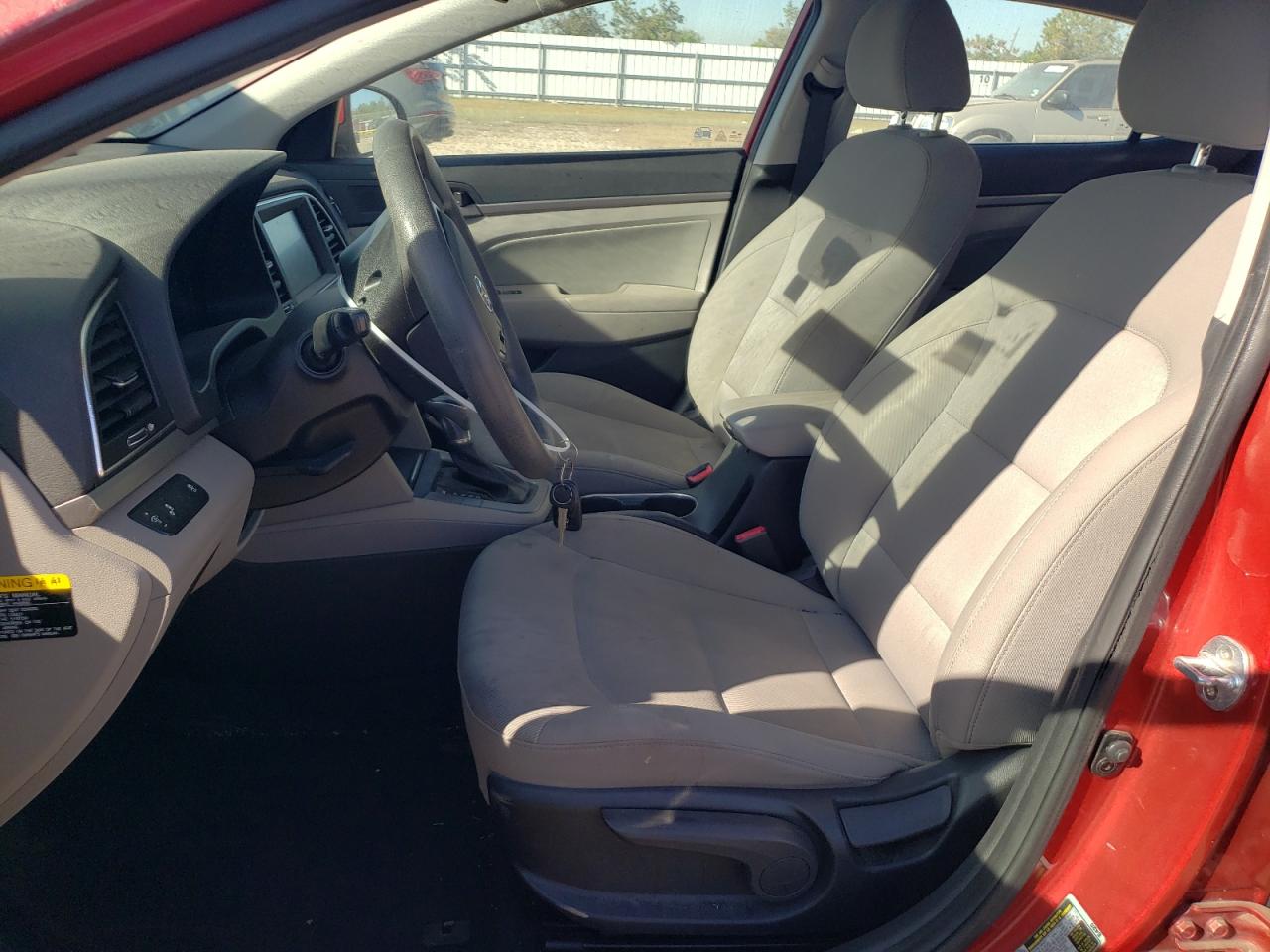 2018 Hyundai Elantra - Image 7