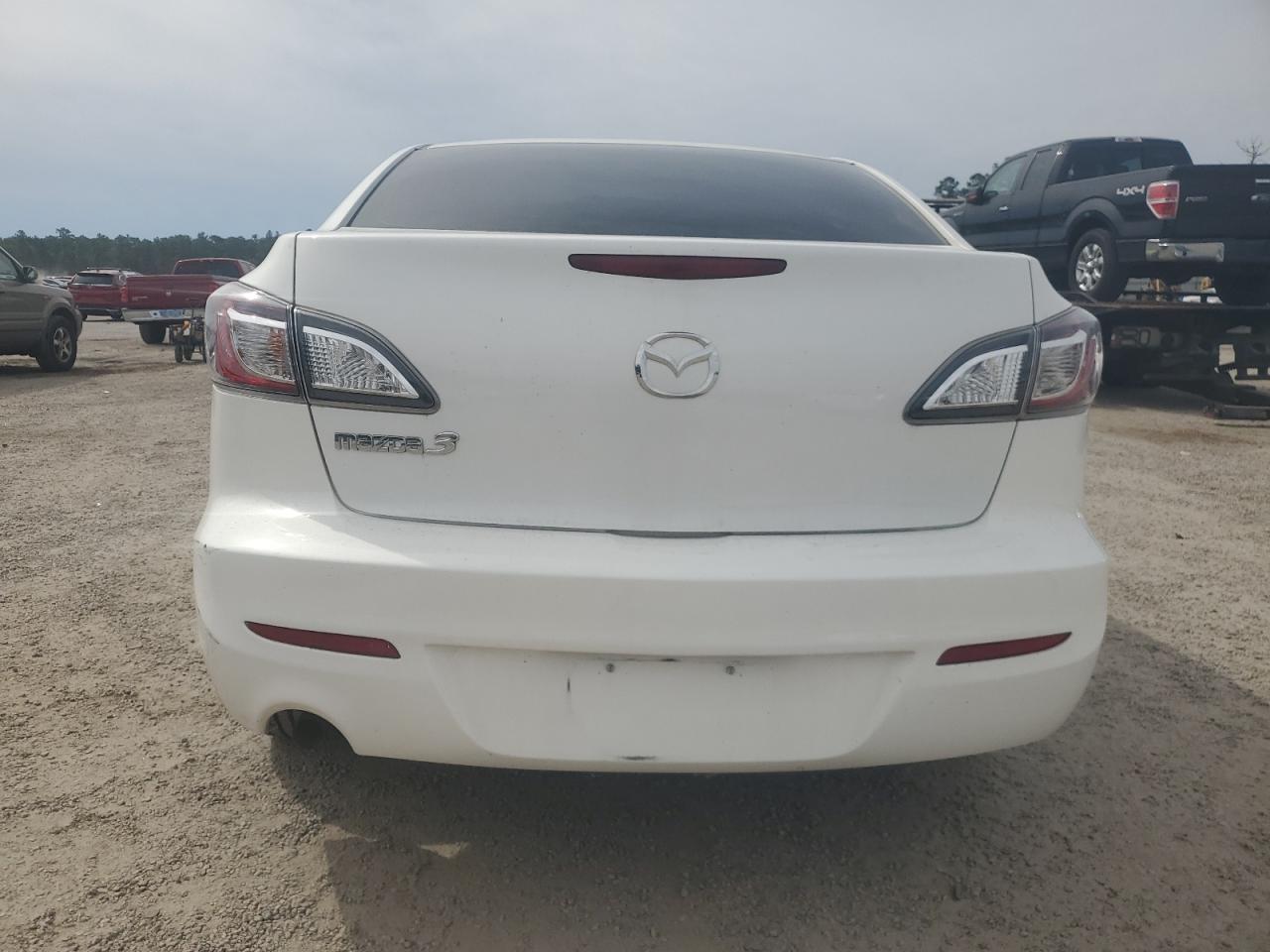 2013 Mazda 3 - Image 6