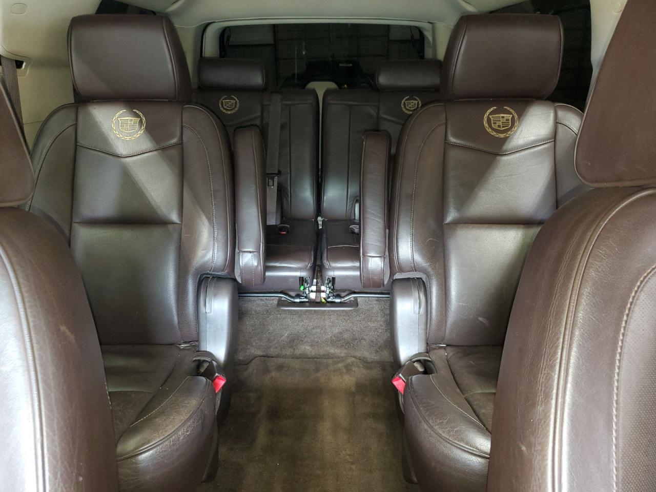 2014 Cadillac Escalade - Image 10