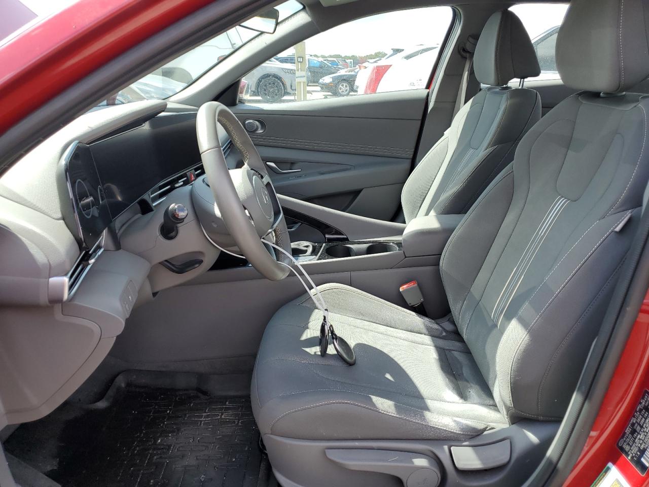 2024 Hyundai Elantra - Image 7