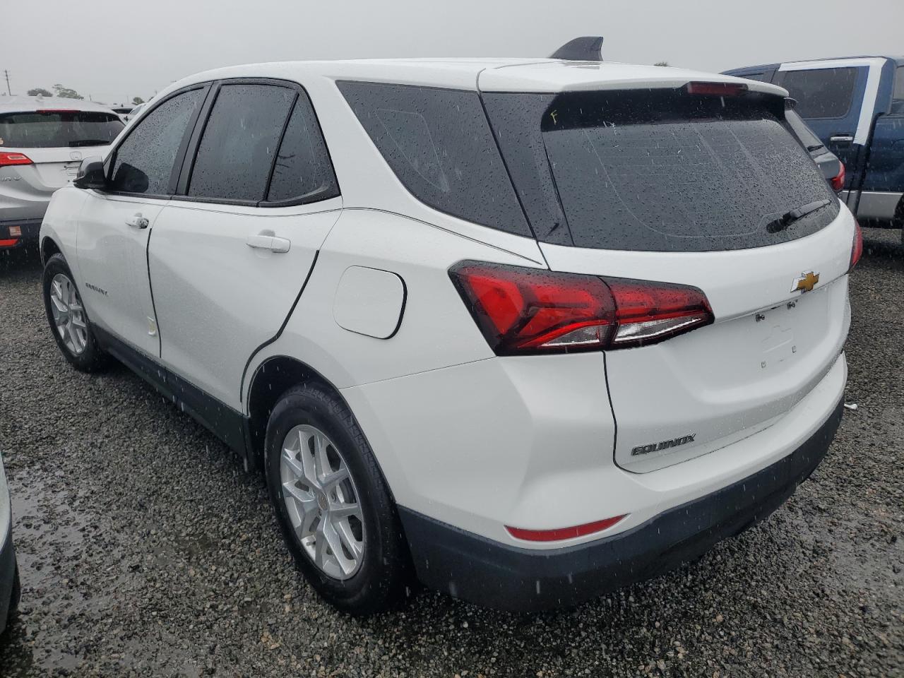 2022 Chevrolet Equinox - Image 2