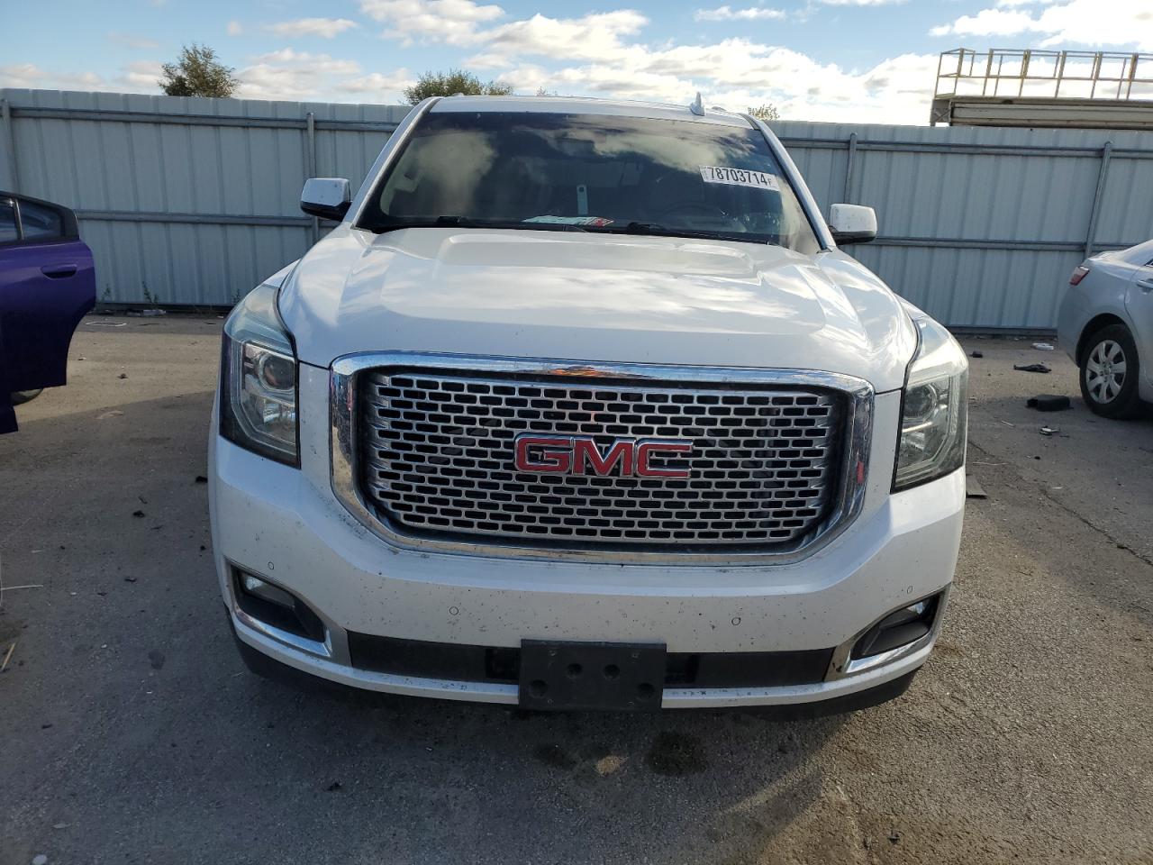 2016 GMC Yukon - Image 5