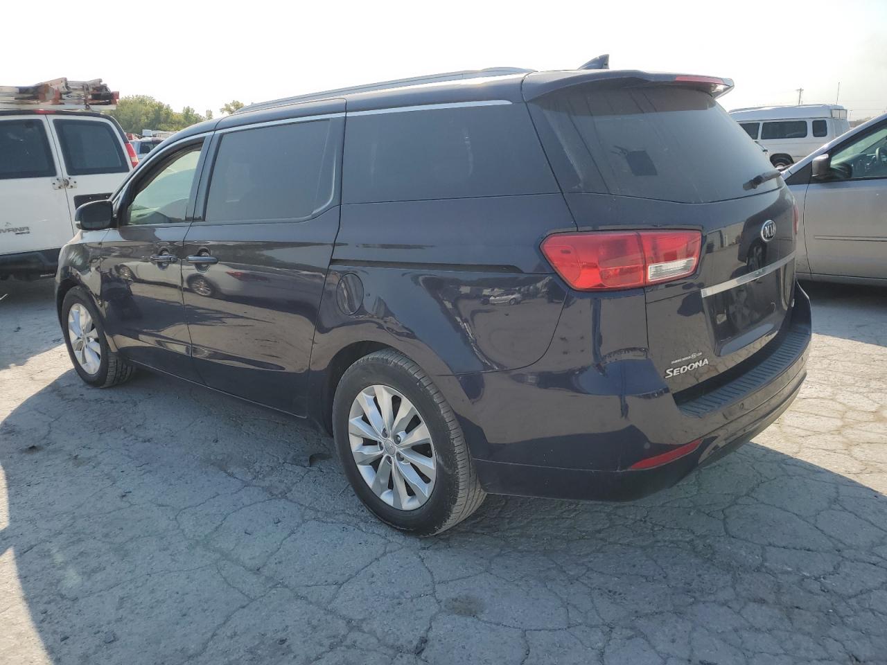 2018 Kia Sedona - Image 2