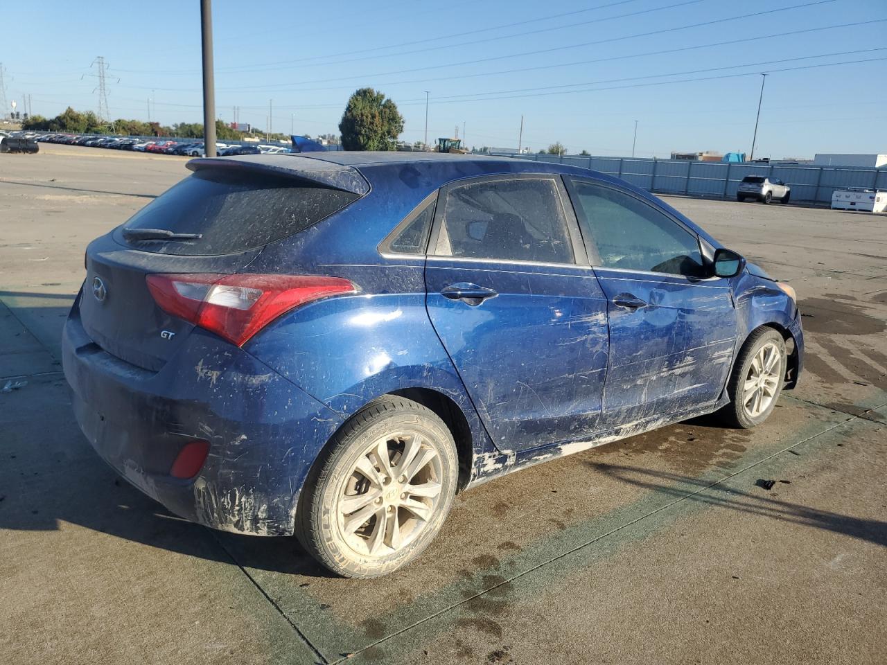 2013 Hyundai Elantra - Image 3