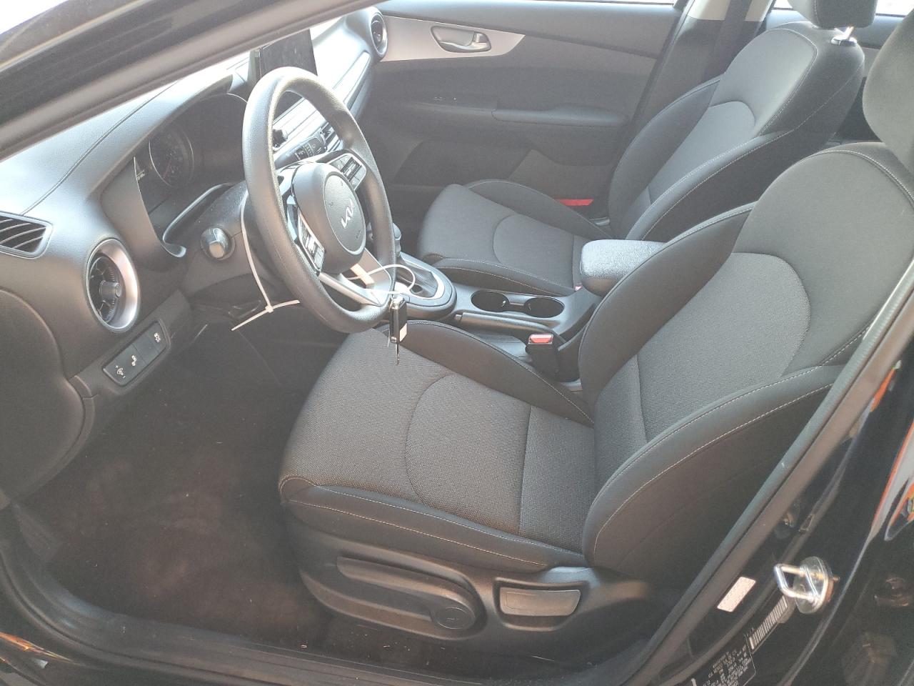 2022 Kia Forte - Image 7