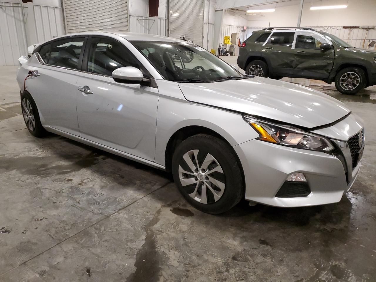 2019 Nissan Altima - Image 4