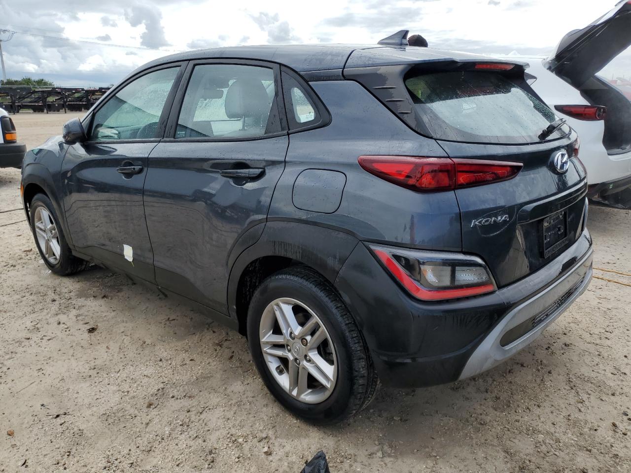 KM8K22AB4NU805476 2022 HYUNDAI KONA - Image 2