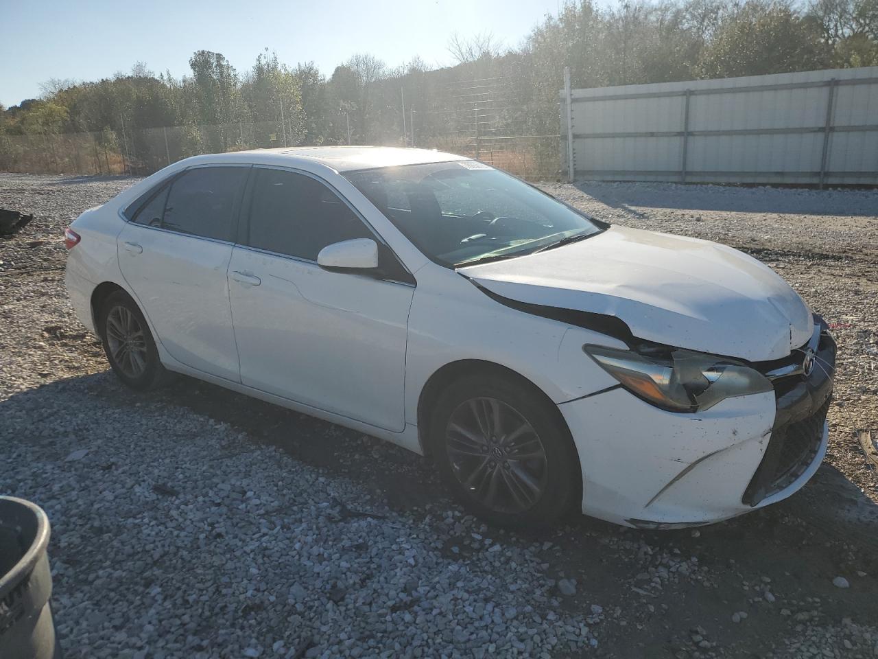 VIN 4T1BF1FK5FU065896 2015 TOYOTA CAMRY no.4