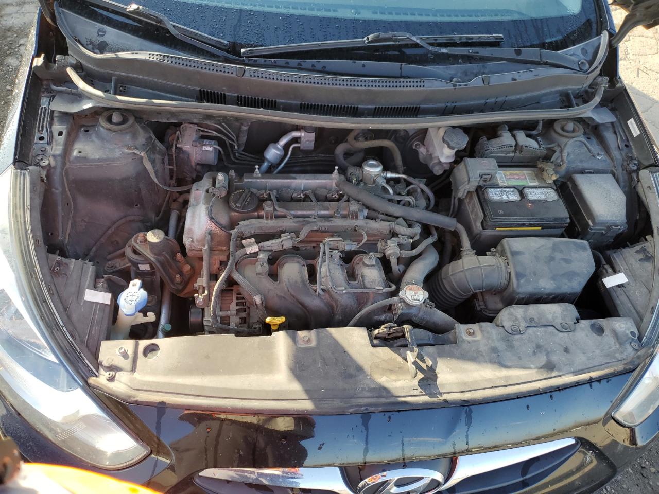 2013 Hyundai Accent - Image 11