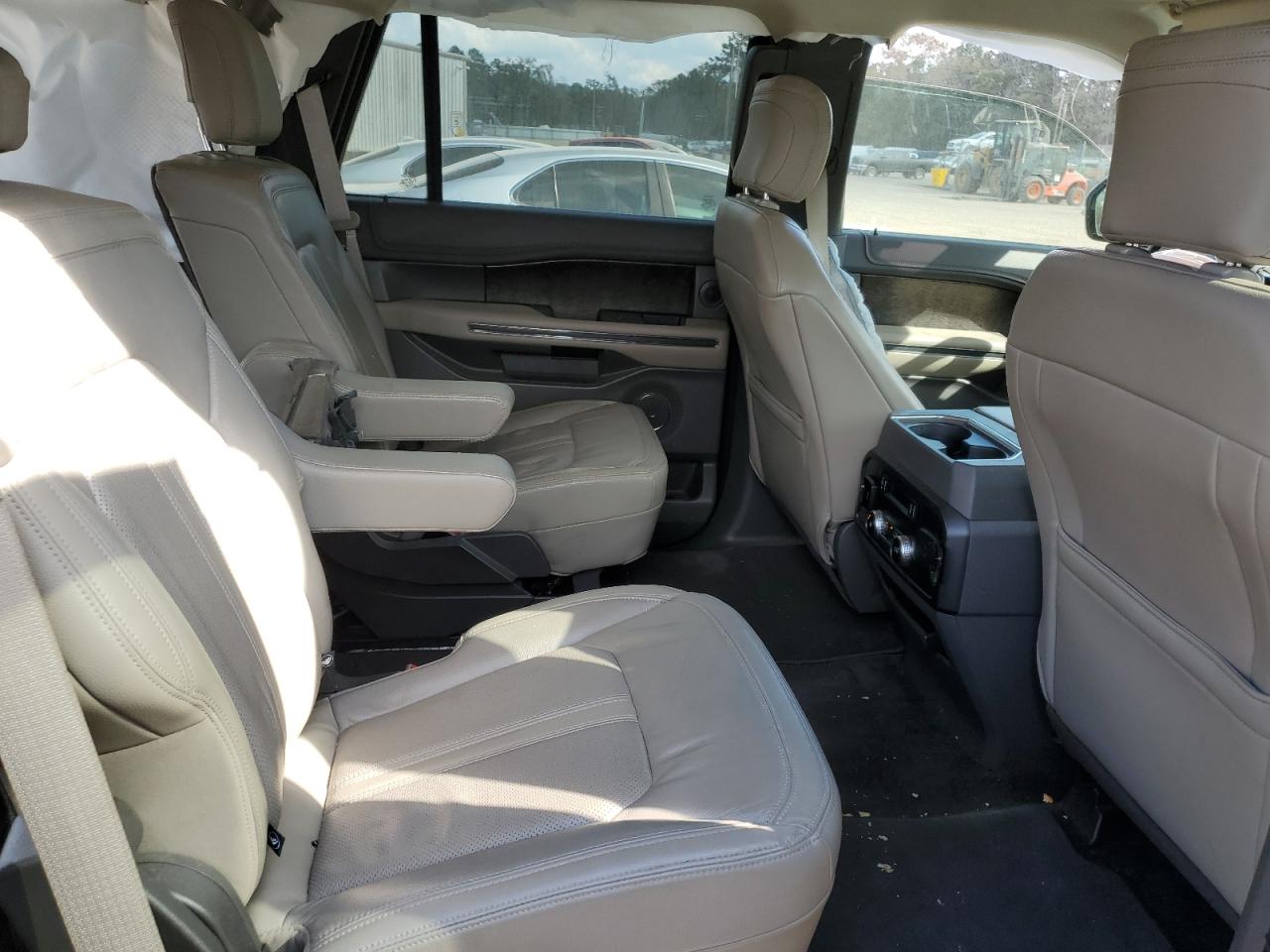 2018 Ford Expedition - Image 11