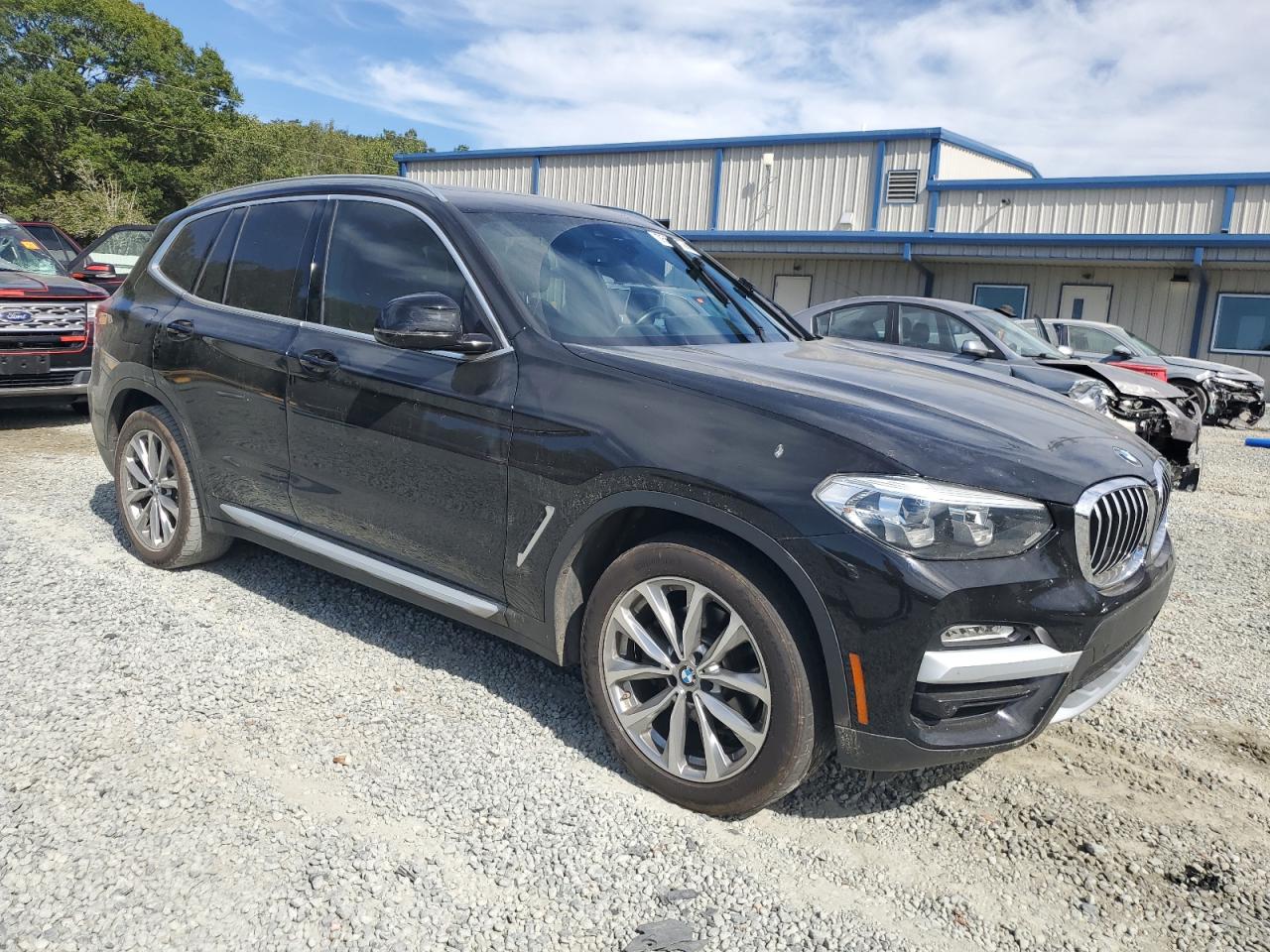 VIN 5UXTR9C51KLE11831 2019 BMW X3 no.4