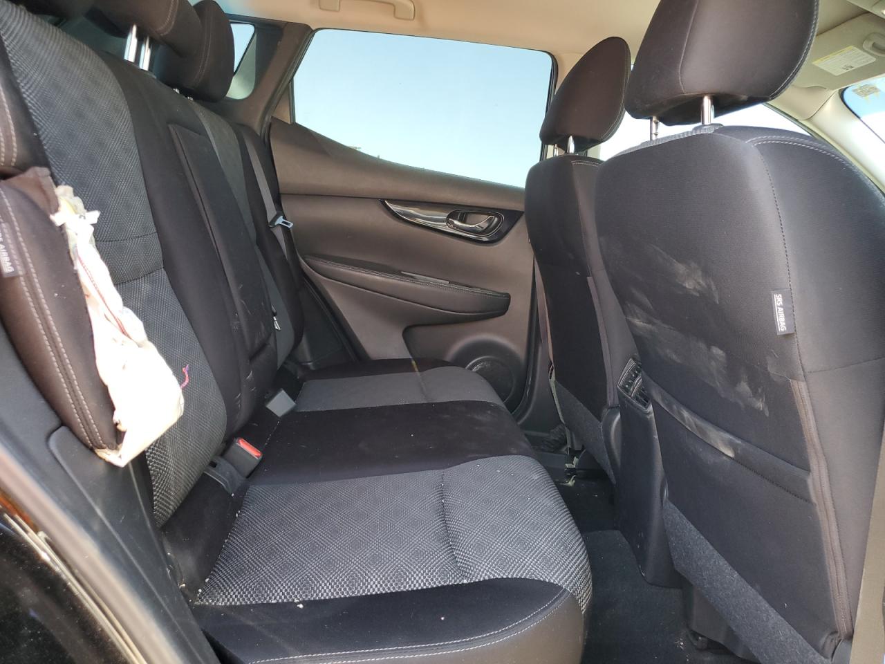 2020 Nissan Rogue - Image 12