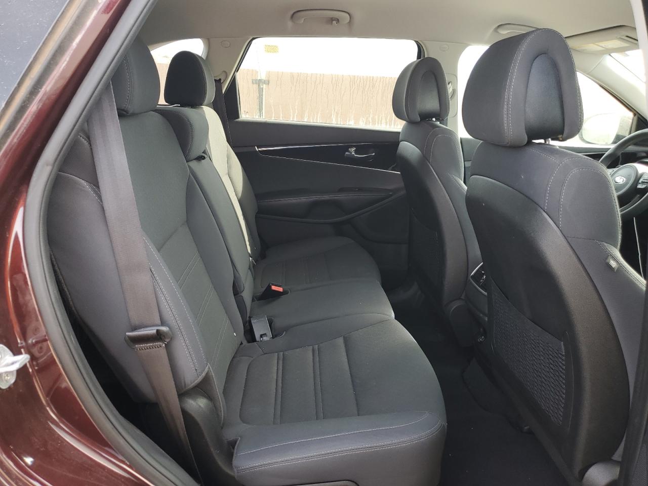 2016 Kia Sorento - Image 10