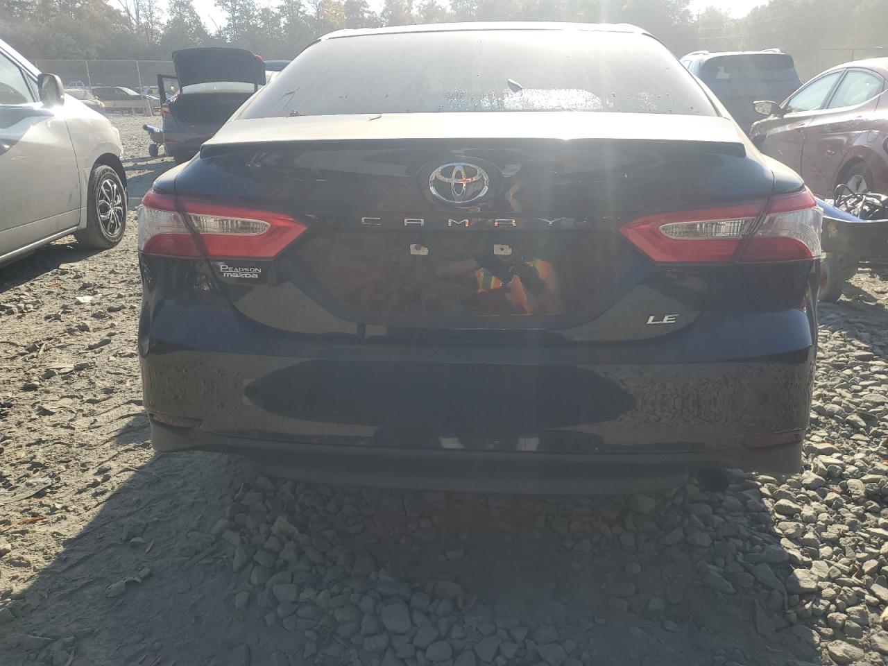 4T1B11HK4JU514165 2018 Toyota Camry L