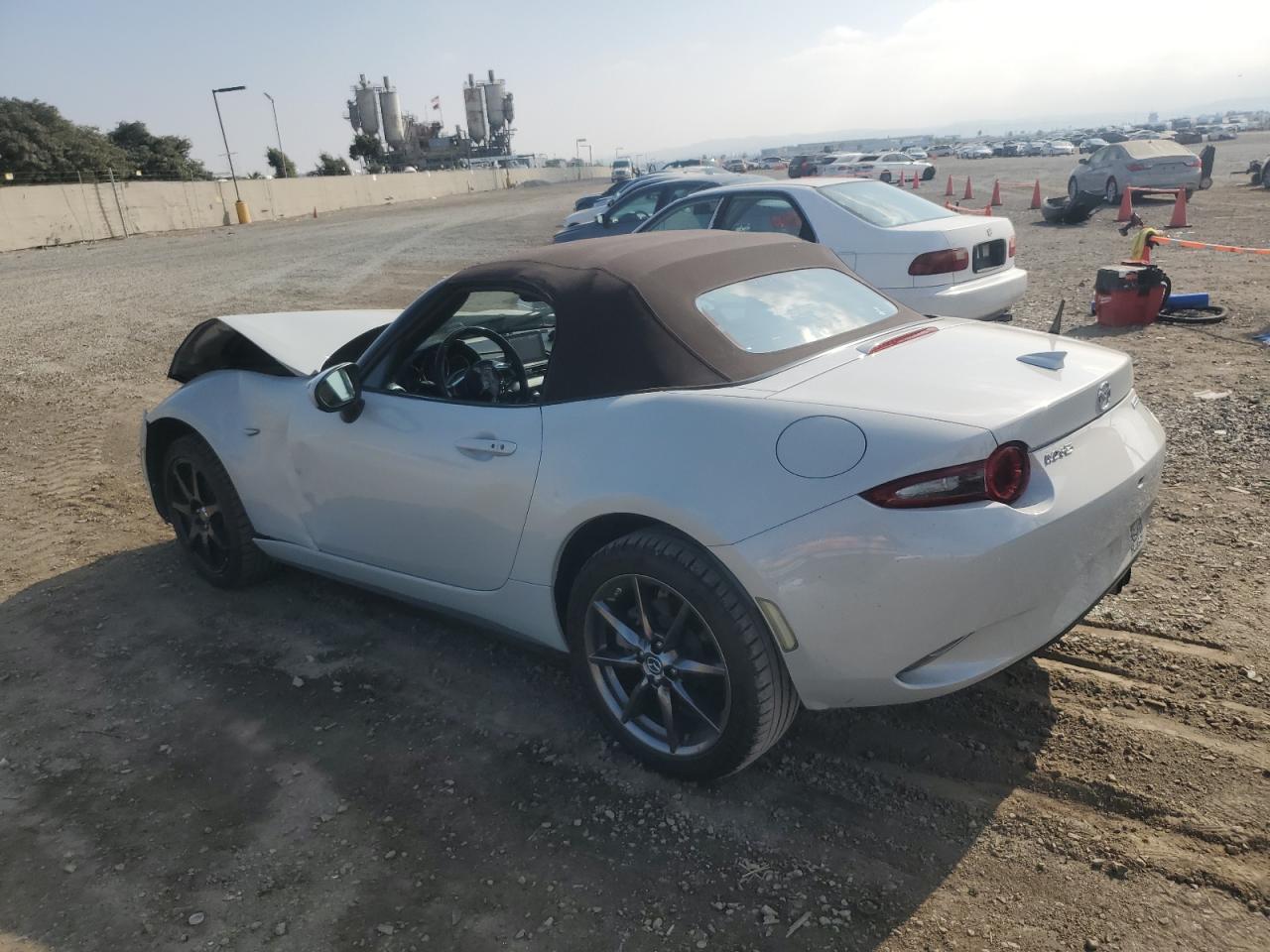 JM1NDAD74K0305740 2019 MAZDA MX-5 - Image 2