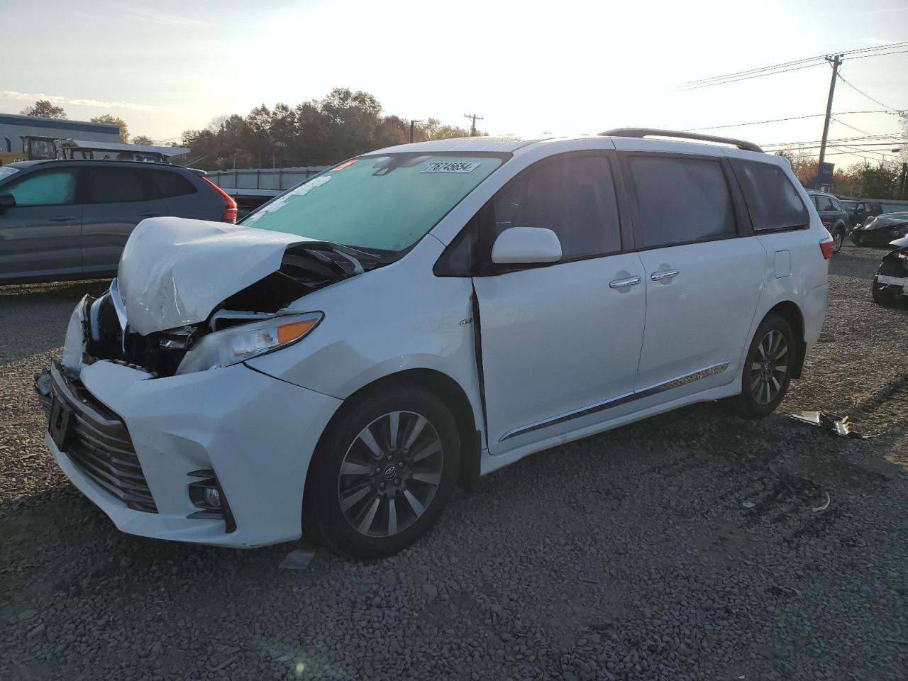 2019 Toyota Sienna - Image 1