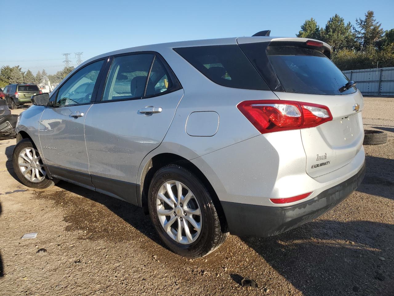 2019 Chevrolet Equinox - Image 2