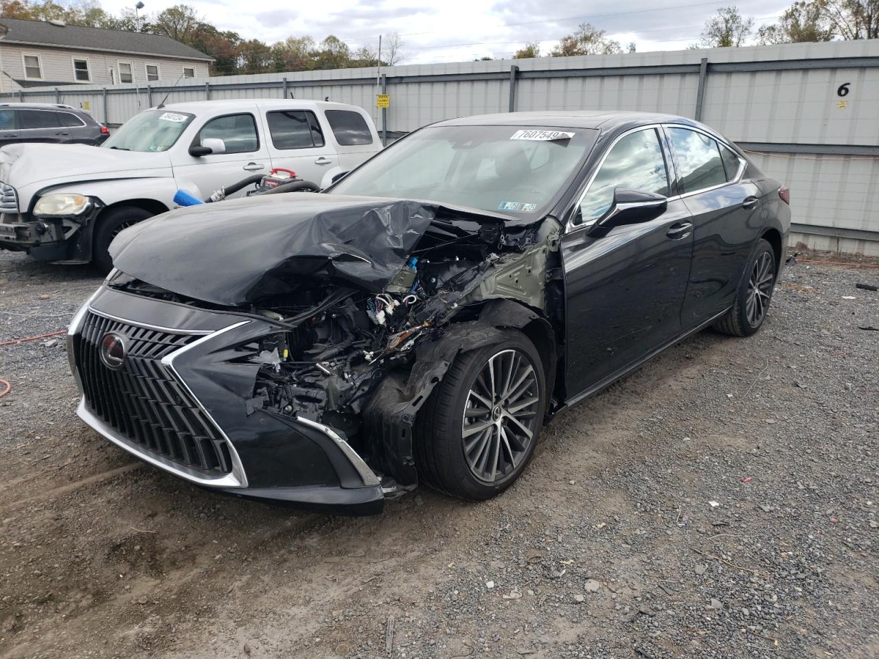 2024 Lexus ES - Image 1