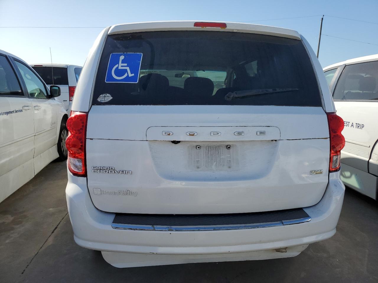 2017 Dodge Caravan - Image 6