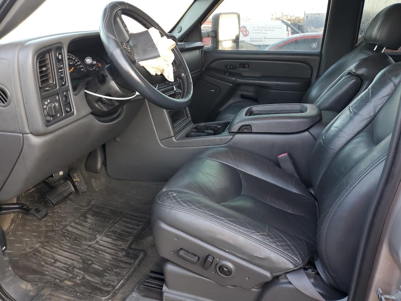 2004 GMC Sierra - Image 7